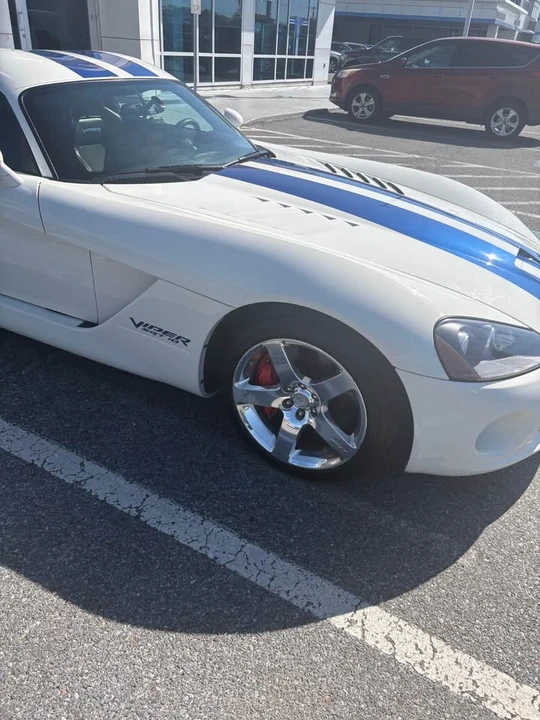 2006 Dodge Viper 3rd Gen - Image 3 of 13