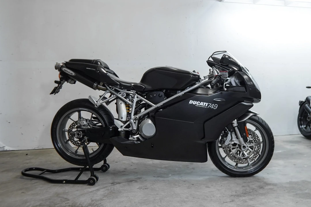 2006 Ducati 749 - Image 11 of 31