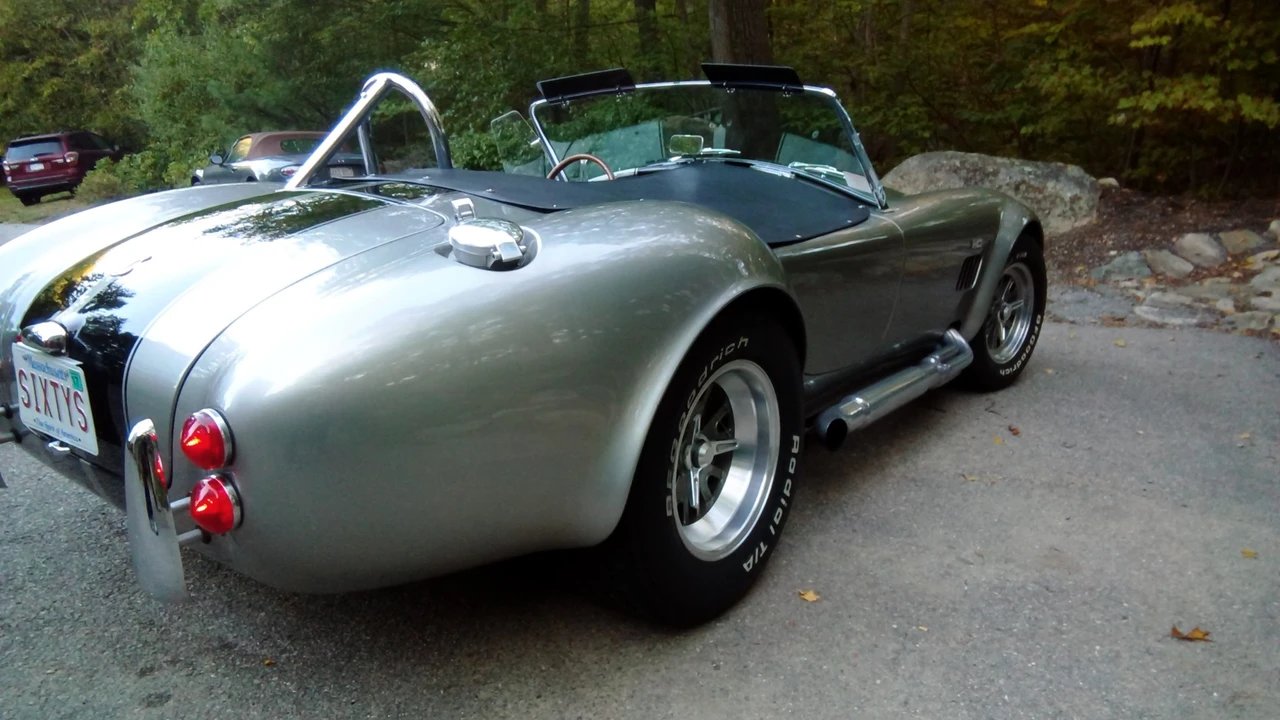 2006 Shelby Cobra Replica - Image 10 of 31