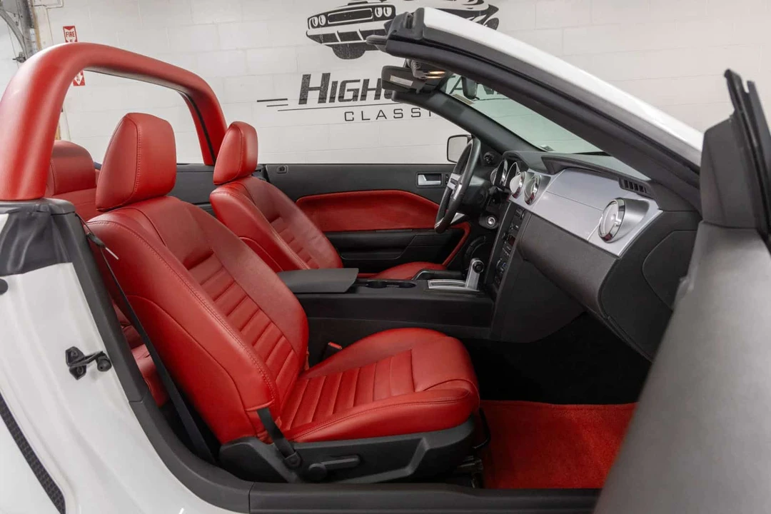 2006 Ford S197 Mustang GT - Image 14 of 15
