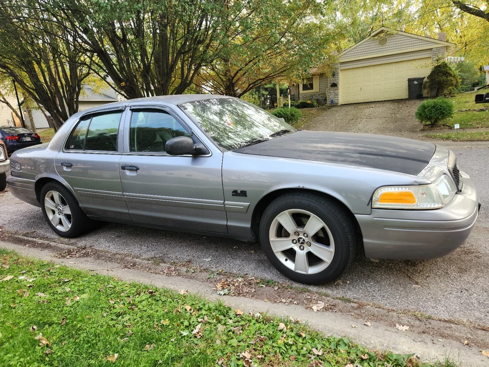 2006 Ford Crown Victoria - Image 2 of 9