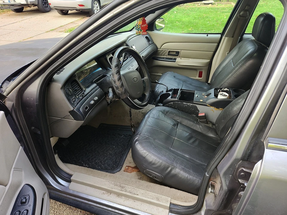 2006 Ford Crown Victoria - Image 7 of 9