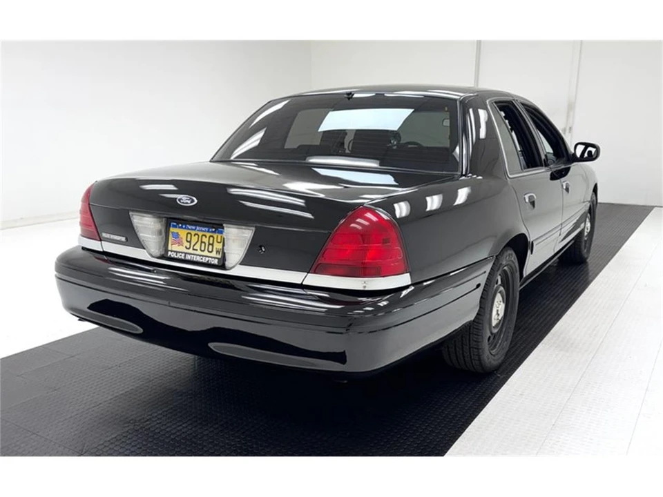 2006 Ford Crown Victoria - Image 5 of 31