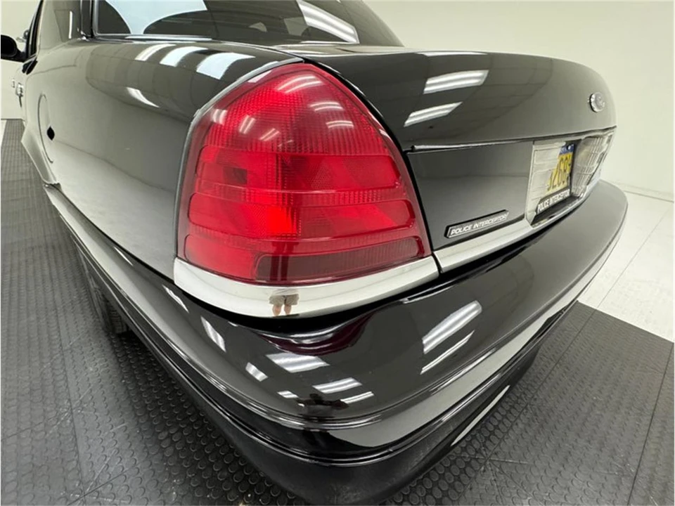 2006 Ford Crown Victoria - Image 19 of 31