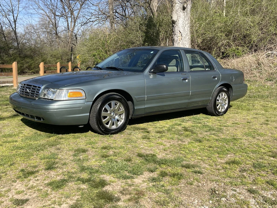 2006 Ford Crown Victoria - Image 7 of 31