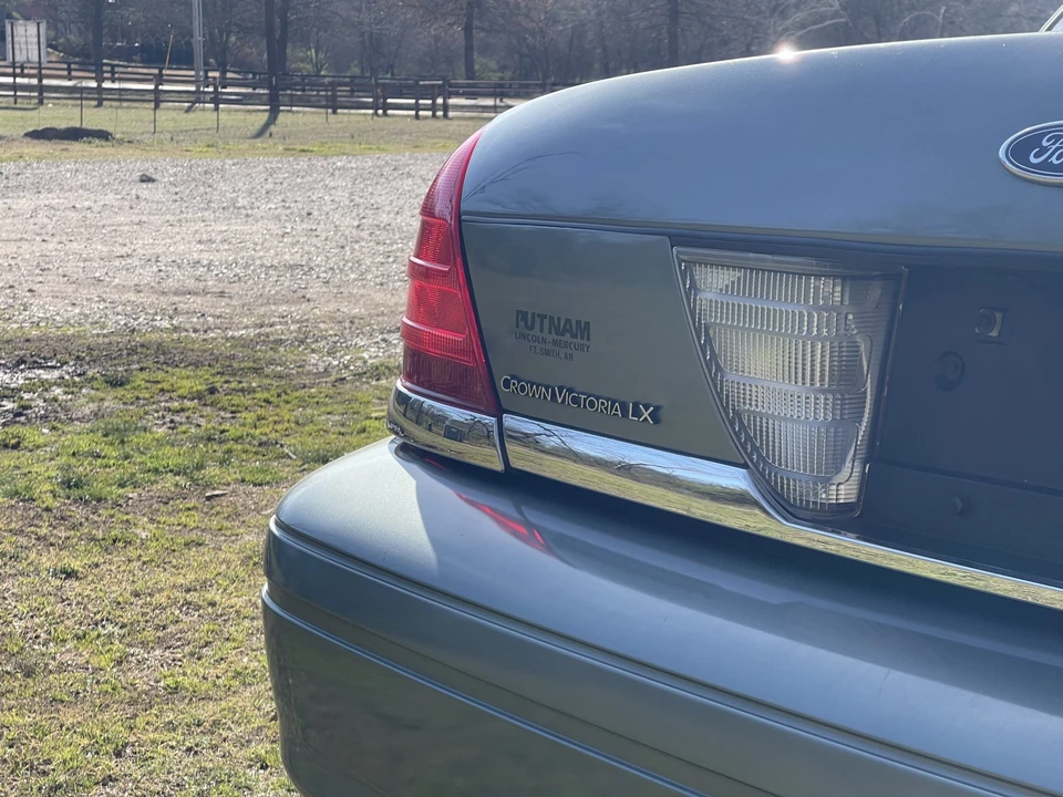 2006 Ford Crown Victoria - Image 29 of 31