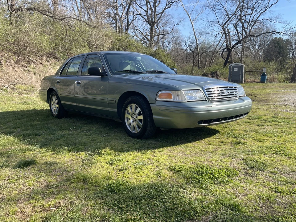 2006 Ford Crown Victoria - Image 19 of 31