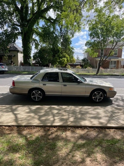 2006 Ford Crown Victoria - Image 11 of 20