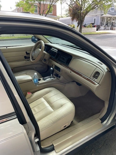 2006 Ford Crown Victoria - Image 18 of 20