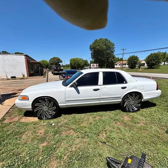 2006 Ford Crown Victoria - Image 1 of 1