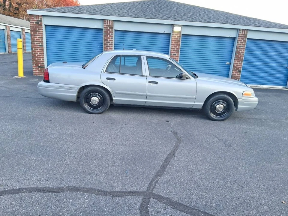 2006 Ford Crown Victoria - Image 15 of 21