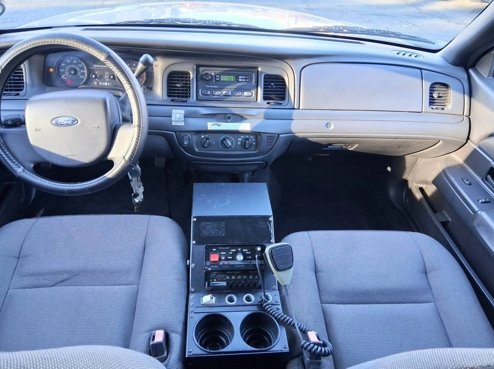 2006 Ford Crown Victoria - Image 12 of 21