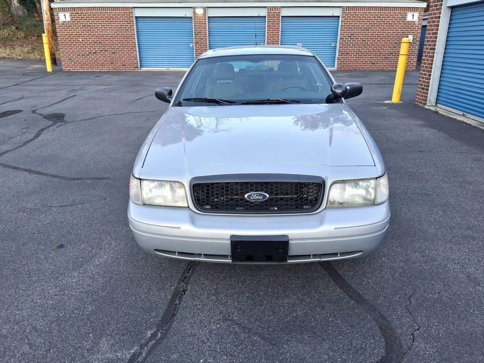 2006 Ford Crown Victoria - Image 2 of 21