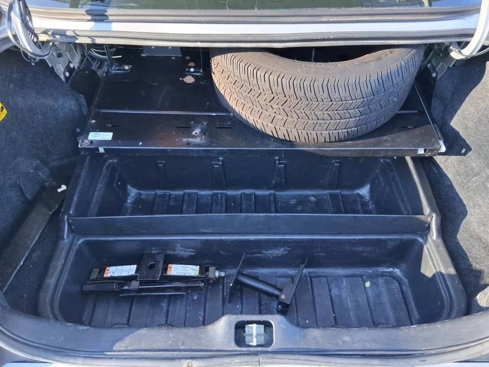 2006 Ford Crown Victoria - Image 20 of 21