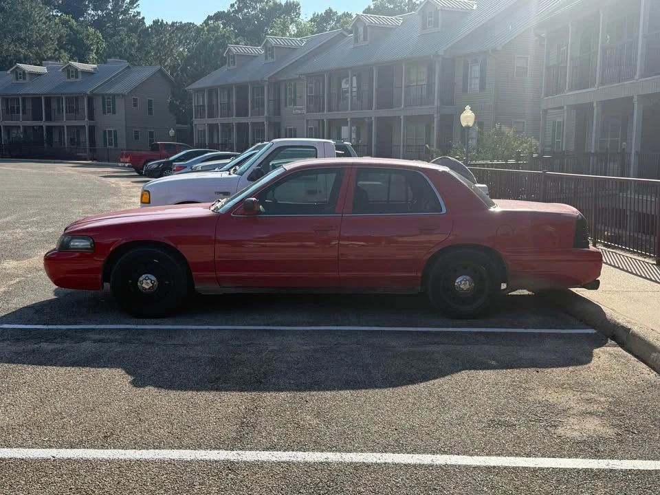 2006 Ford Crown Victoria - Image 2 of 11
