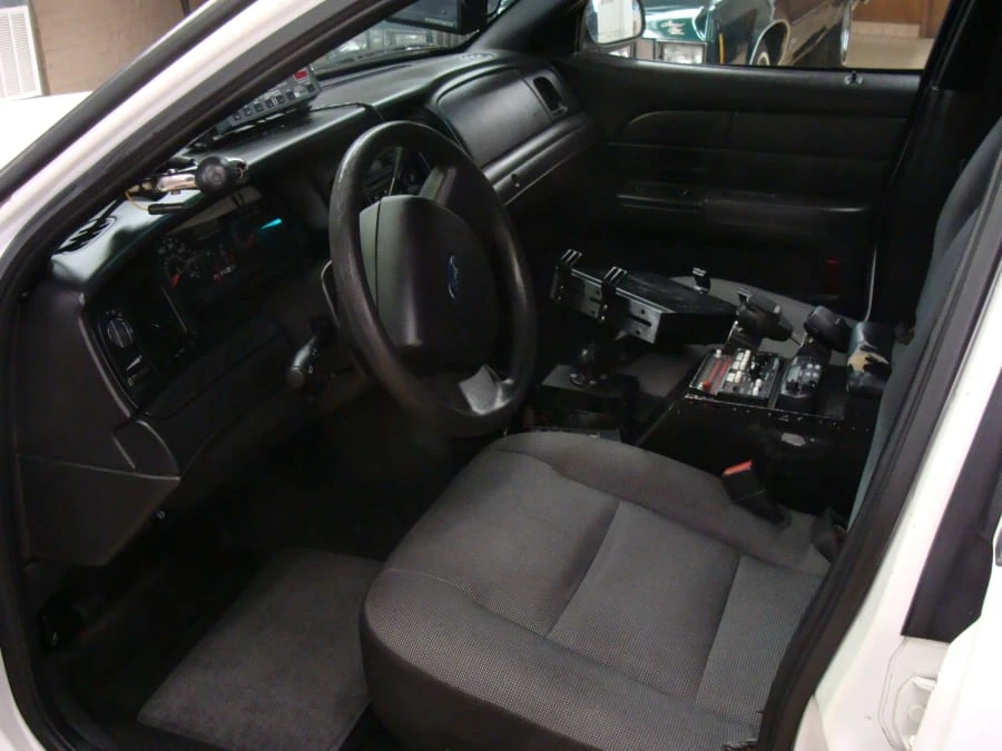 2006 Ford Crown Victoria - Image 2 of 3