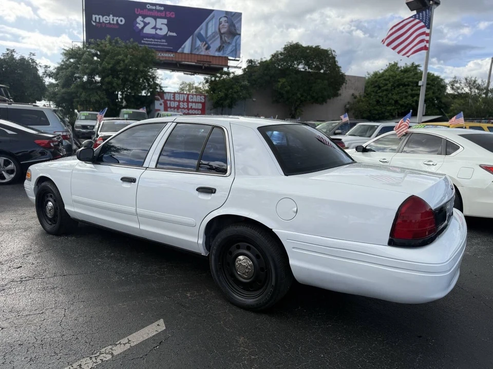 2006 Ford Crown Victoria - Image 2 of 21
