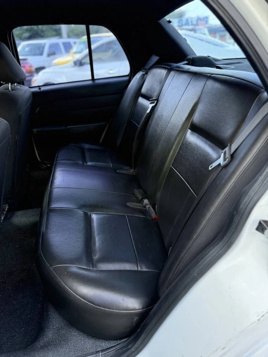 2006 Ford Crown Victoria - Image 15 of 21