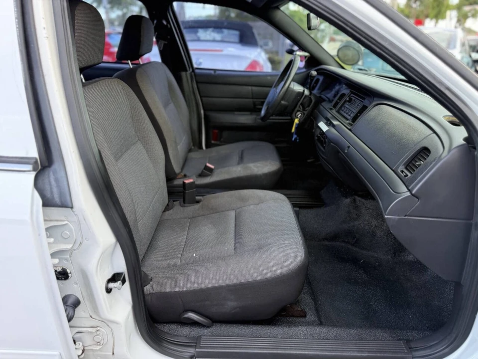 2006 Ford Crown Victoria - Image 18 of 21