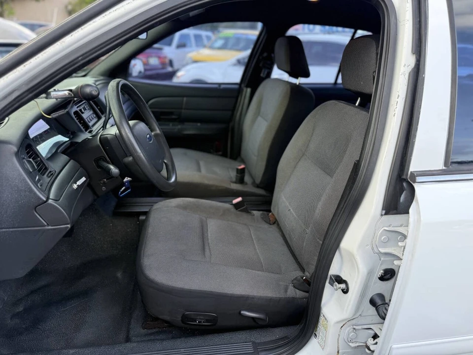 2006 Ford Crown Victoria - Image 10 of 21