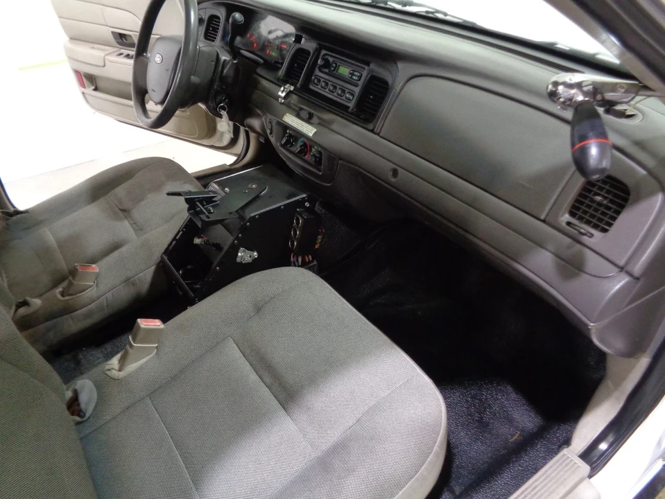 2006 Ford Crown Victoria - Image 13 of 19
