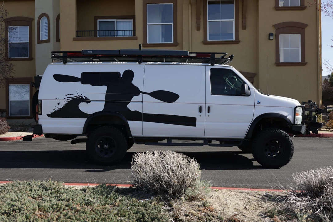 2006 Ford Econoline Van - Image 10 of 25