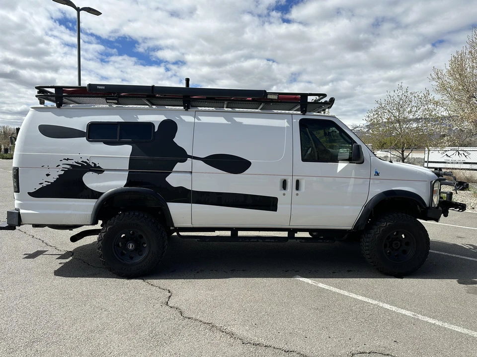 2006 Ford Econoline Van - Image 9 of 25