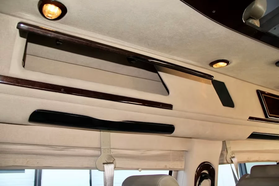 2006 Ford Econoline Van - Image 22 of 23