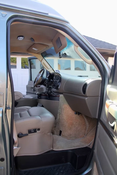 2006 Ford Econoline Van - Image 8 of 23