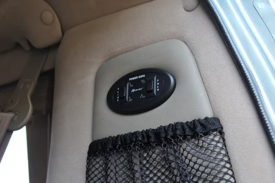 2006 Ford Econoline Van - Image 15 of 23