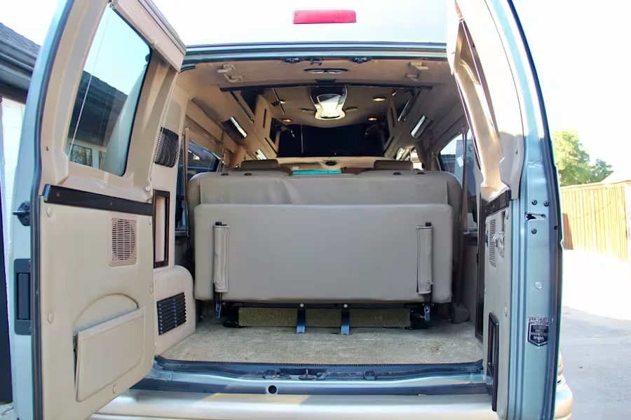 2006 Ford Econoline Van - Image 16 of 23
