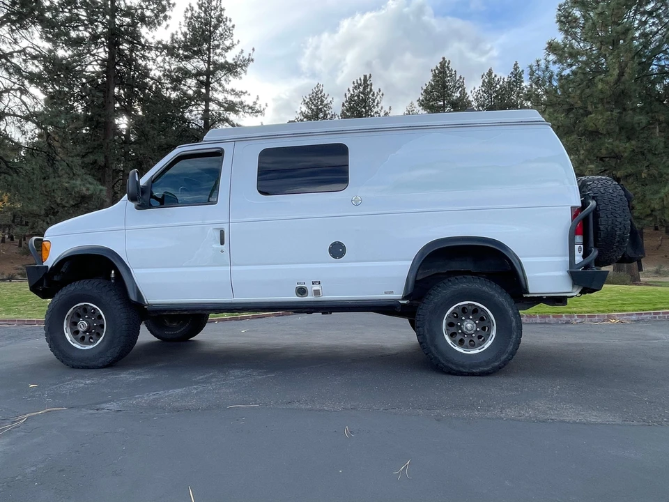 2006 Ford Econoline Van - Image 25 of 31