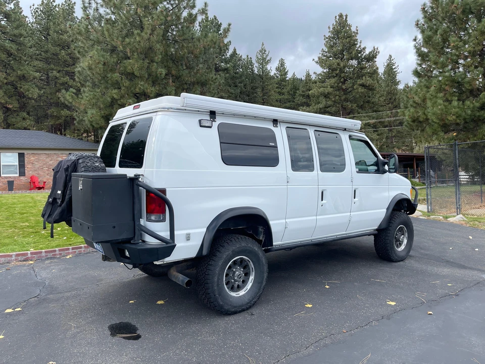 2006 Ford Econoline Van - Image 10 of 31