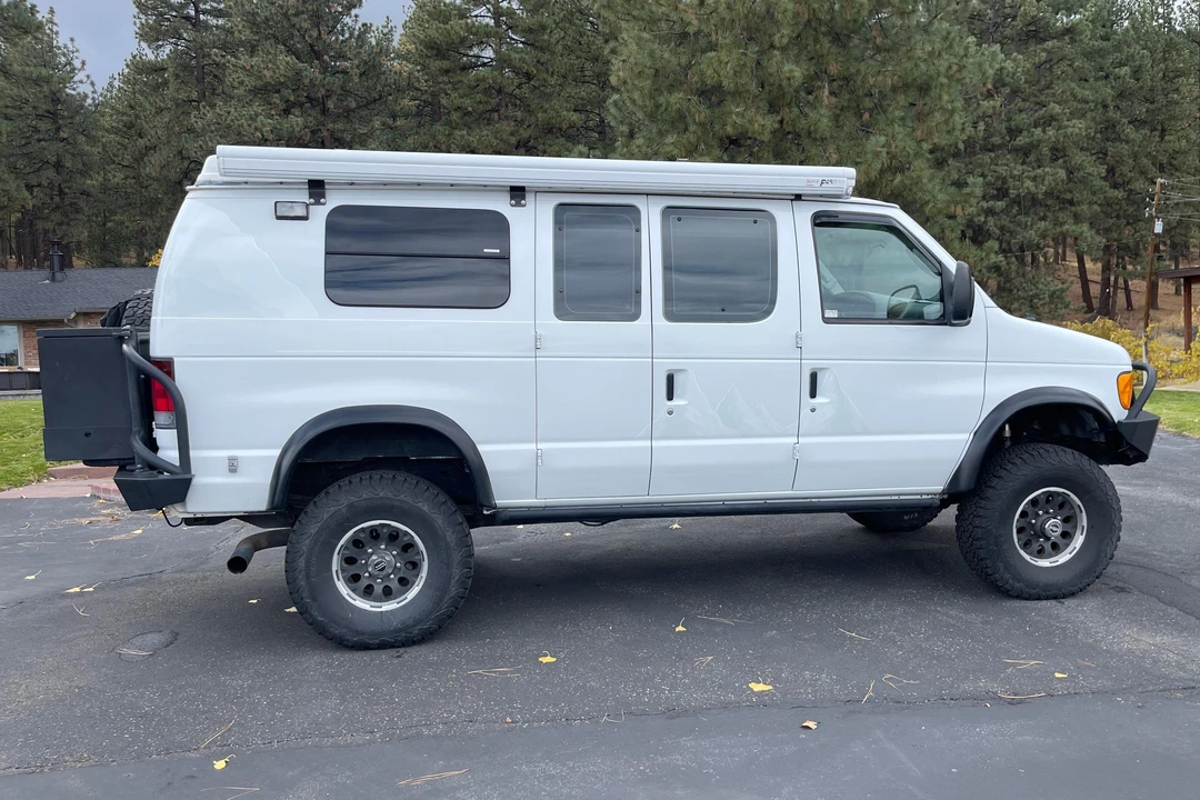 2006 Ford Econoline Van - Image 3 of 31