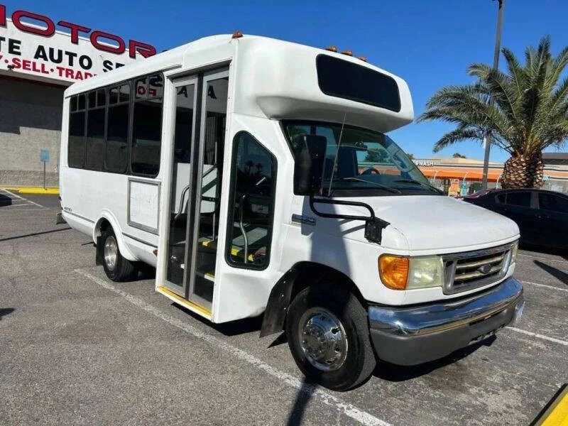 2006 Ford Econoline Van - Image 2 of 21