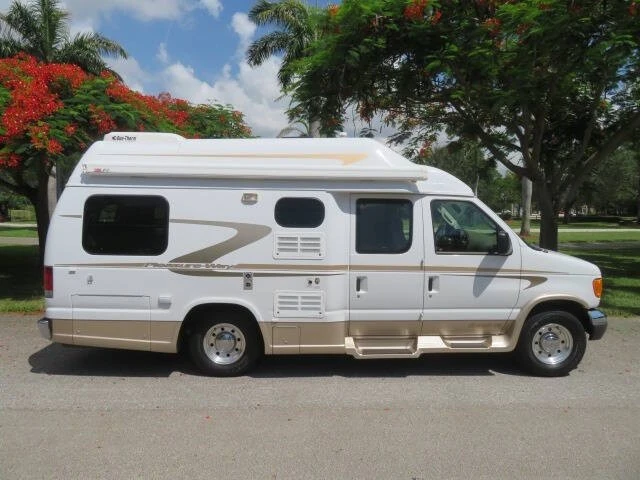 2006 Ford Econoline Van - Image 2 of 12