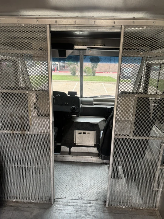 2006 Ford Econoline Van - Image 12 of 16