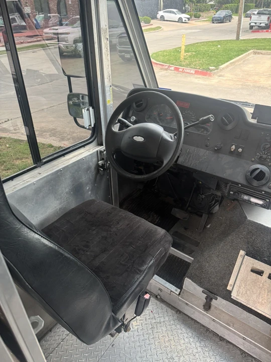 2006 Ford Econoline Van - Image 10 of 16
