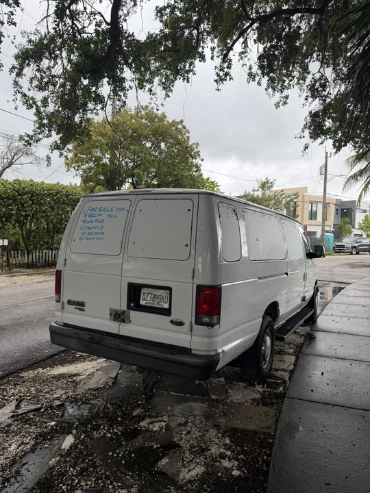 2006 Ford Econoline Van - Image 16 of 26