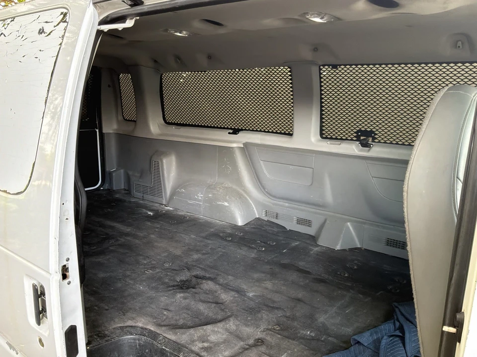 2006 Ford Econoline Van - Image 9 of 26