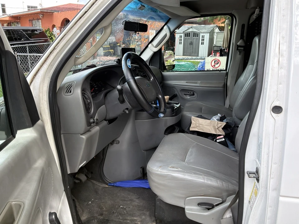 2006 Ford Econoline Van - Image 15 of 26