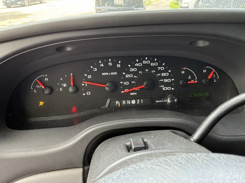2006 Ford Econoline Van - Image 18 of 26
