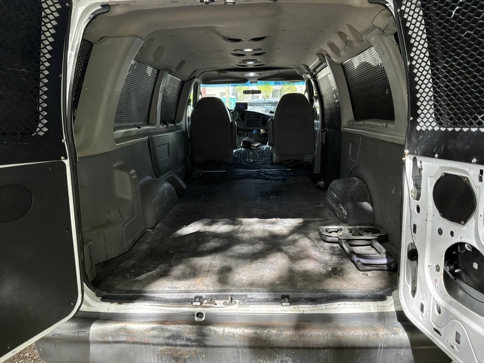 2006 Ford Econoline Van - Image 13 of 26