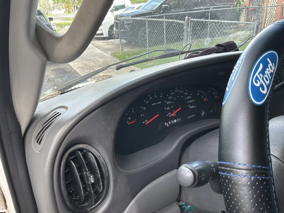 2006 Ford Econoline Van - Image 14 of 26