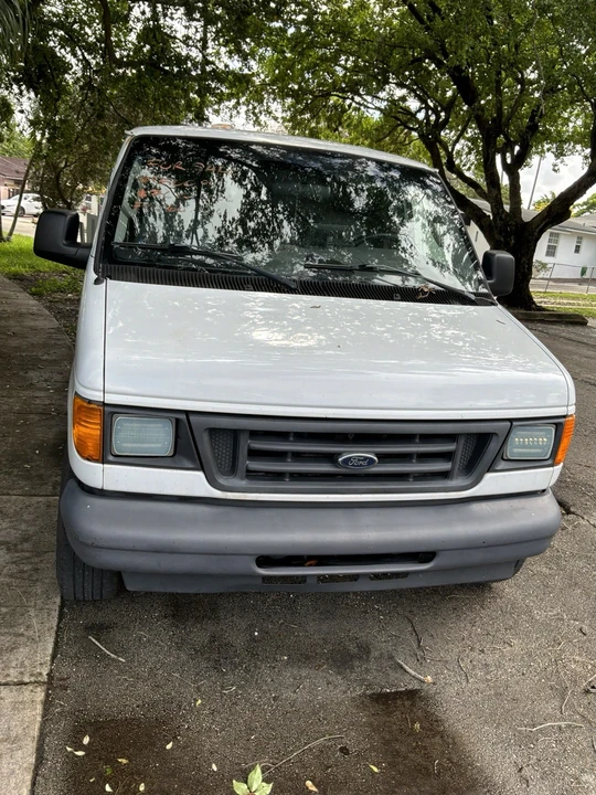 2006 Ford Econoline Van - Image 2 of 26