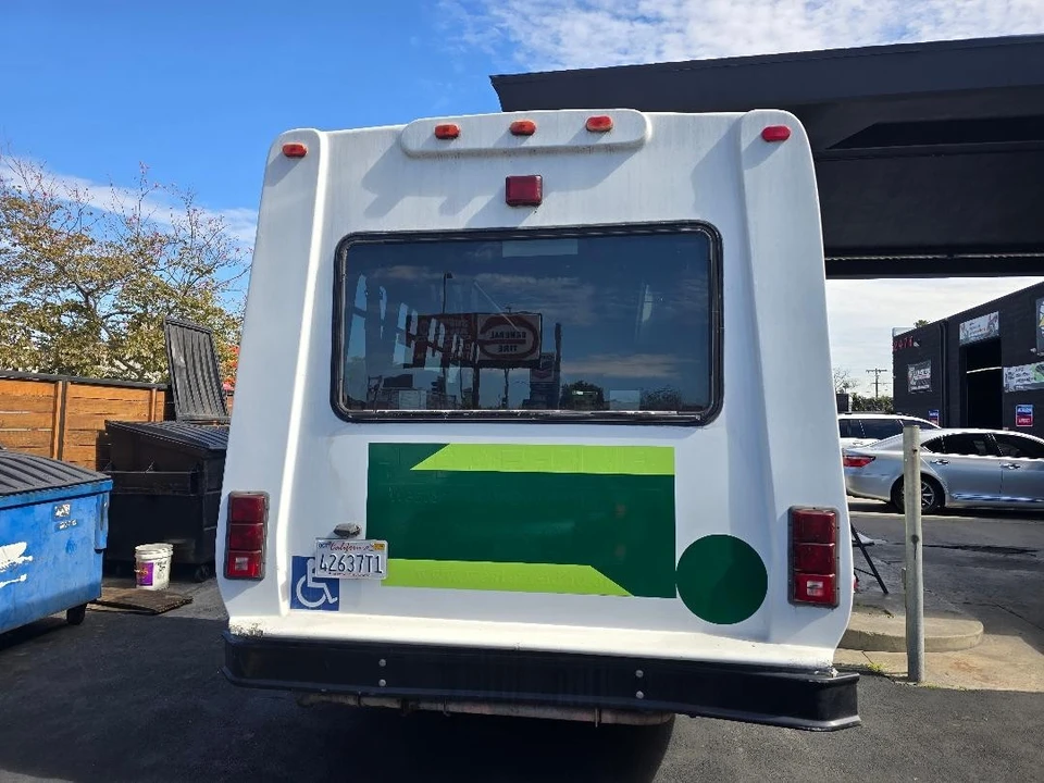 2006 Ford Econoline Van - Image 9 of 13