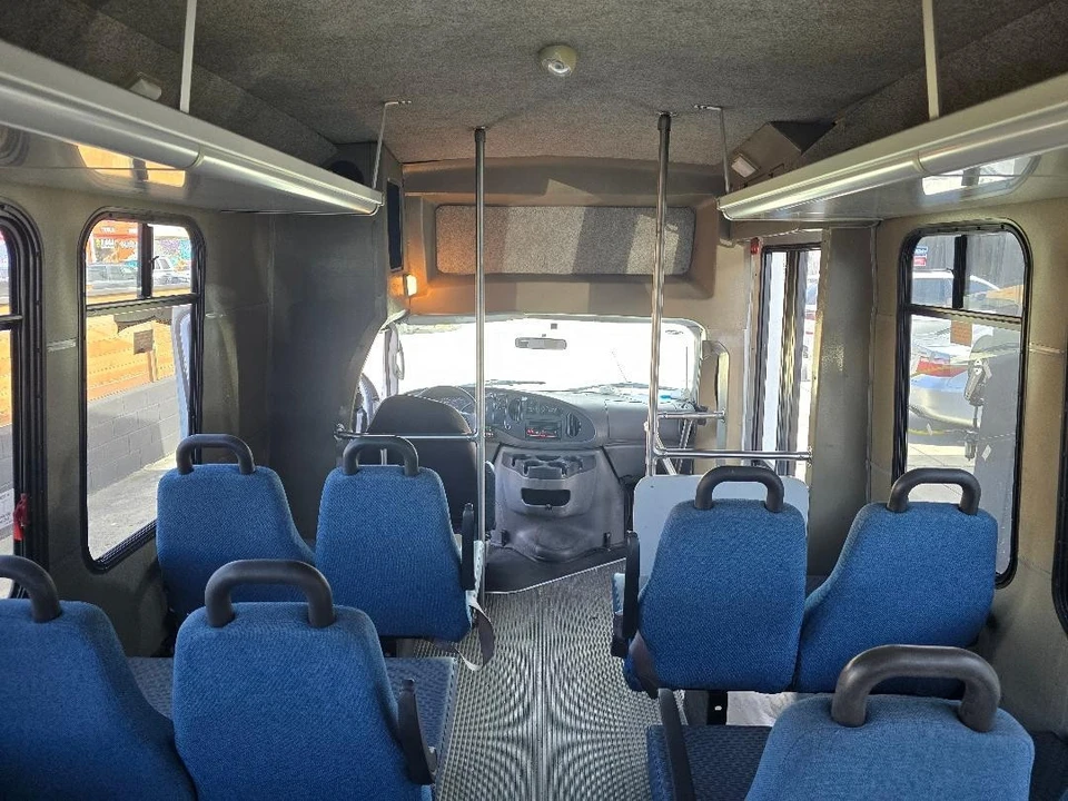 2006 Ford Econoline Van - Image 5 of 13