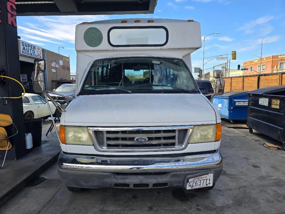 2006 Ford Econoline Van - Image 2 of 13