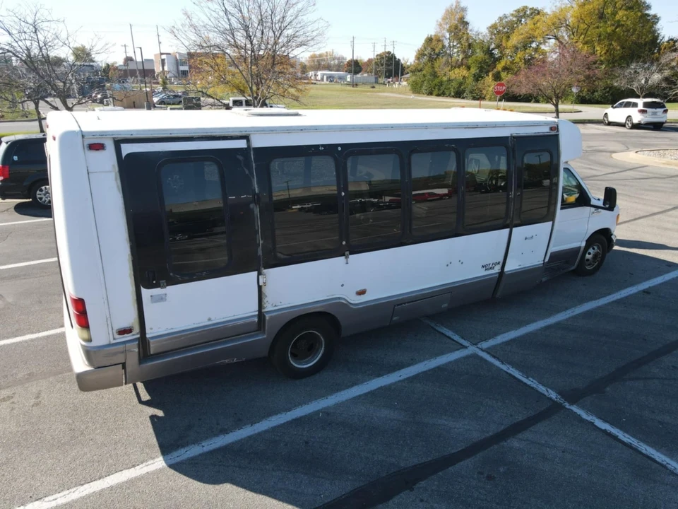 2006 Ford Econoline Van - Image 6 of 13