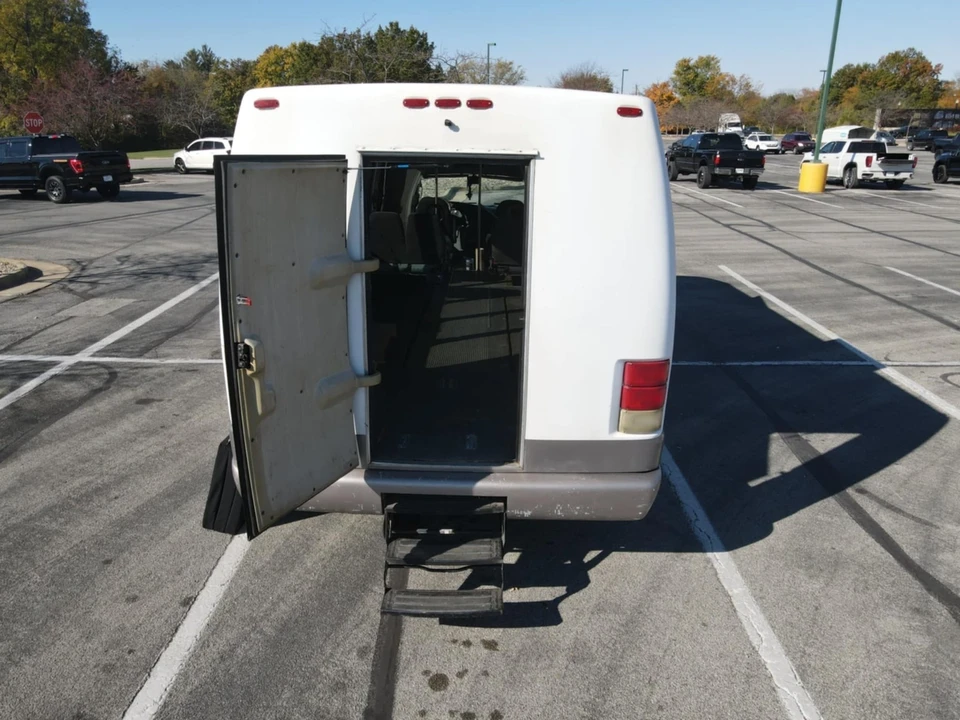 2006 Ford Econoline Van - Image 3 of 13